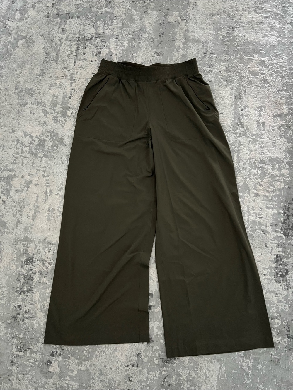 Limited sale NWOT lululemon swift wide leg pant olive brown Asia L = US M short